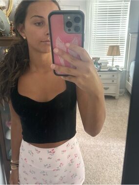 Double Zero Black Ribbed Scoop Crop Tank